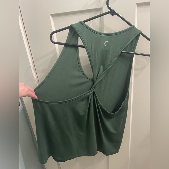 NWT Zyia Fir Green Tordue Flow Tank Sz M - Picture 4 of 6